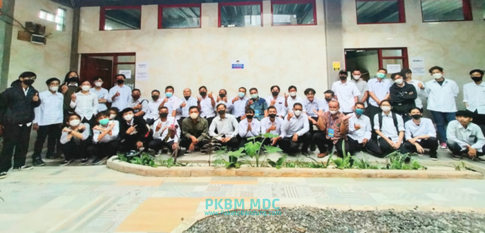 Kegiatan UPK T.A 2021-2022/UPK Paket A,B,C/Foto Bersama siswa Paket C 